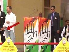 कांग्रेस उपाध्यक्ष राहुल गांधी ने दिखाया फटा हुआ कुर्ता तो लोगों ने कहा - क्या 6 रुपए भी नहीं है?