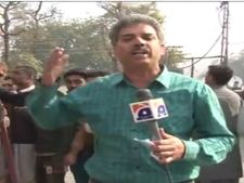 500 रुपए के टिकट के लिए पाकिस्तानी रिपोर्टर की रिपोर्टिंग, देखकर नहीं रोक पाएंगे हंसी