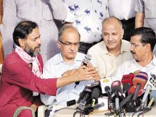 योगेंद्र यादव ने लिखी अरविंद केजरीवाल को चिट्ठी कहा-जनता की आशा जगाकर उसे तोड़ना बहुत बड़ा पाप