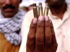 भारत की हार पर इतना खुश हुआ कि पाकिस्‍तानियों को ही गोली से उड़ाने लगा