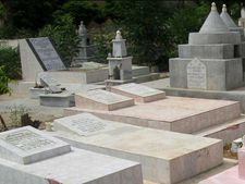 पाकिस्तान में जलाने के बजाय इसलिए शव दफनाने को मजबूर हैं हिंदू