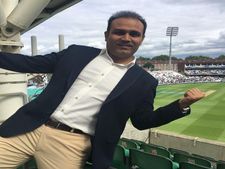 सहवाग ने की शांति की अपील तो यूजर्स ने कहा- वहां इंटरनेट बंद है आपको चिट्ठी लिखनी पड़ेगी