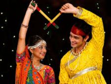 Navratri 2017: आखिर क्या है डांडिया डांस और नवरात्रि का कनेक्शन?