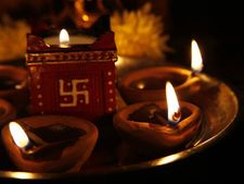 Diwali 2018: जानिए  दिवाली  की  रात  कहां-कहां  जलाएं  दीपक? 