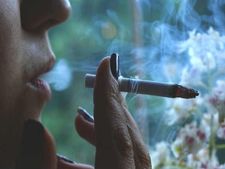 पाकिस्‍तान की इस यूनिवर्सिटी में लड़कों का सिगरेट पीना, लड़कियों के पास बैठना और छत पर जाना बैन