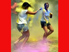 Holi 2018: बिना इन गानों के फीका है होली का हर रंग 