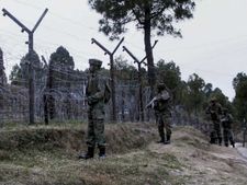 पाकिस्‍तान: एलओसी पर भारत की एक चौकी उड़ाने और पांच सैनिकों को मारने का दावा