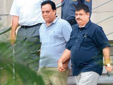 CBI में भूचाल लाने वाले मोइन कुरैशी ने की है पाकिस्तानी अभिनेत्री से शादी, हवाला से भी जुड़े हैं तार  
