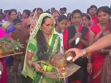 Chhath Puja 2018: छठी मईया की भक्ति में लीन बिहार, 36 घंटे का उपवास शुरू