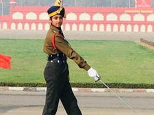 Army Day: 15 जनवरी को परेड का नेतृत्‍व करने वाली पहली लेडी ऑफिसर लेफ्टिनेंट भावना कस्‍तूरी