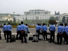 पाकिस्‍तान के सुप्रीम कोर्ट ने ISI और सेना को राजनीति से दूर रहने को कहा 