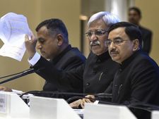 क्या टीवी पर भी लगेगी विवादित बयानों के दोहराने पर रोक?