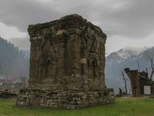 इमरान खान ने कश्‍मीरी पंडितों के लिए पावन शारदा पीठ को दी की हरी झंडी,  जानें क्‍या है इसकी अहमियत  