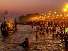 Vishakh Purnima 2019: वैशाख पूर्णिमा पर करें जलकुंभ का दान, मिलेगा लाभ