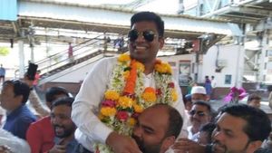 आपको हारने नहीं देगी इस IAS की कहानी: 12वीं में फेल होने के बाद हुआ था अपमान, नहीं मानी हार और पांचवे अटेंप्ट में बना IAS