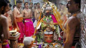 Shiv Navratri 2020: एक अनूठी परंपरा जो मनाई जाती है भगवान महाकाल के आंगन में 