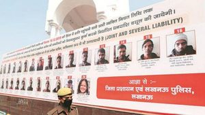 इलाहाबाद हाईकोर्ट ने दिया लखनऊ हिंसा के आरोपियों के पोस्टर हटाने का आदेश
