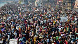 Vaishakh Amavasya 2020: लॉकडाउन में घर में ही प्राप्त करें नदियों में स्नान का पुण्य फल