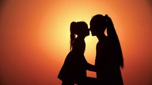 Mother's Day 2020: मां को क्या दिया है हमनें! क्या इतना सा दे सकते हैं उन्हें? 
