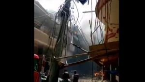 Video: पाकिस्‍तान में 100 यात्रियों के साथ क्रैश हुआ PIA का विमान एयरबस 320, कई घरों को मारी टक्‍कर