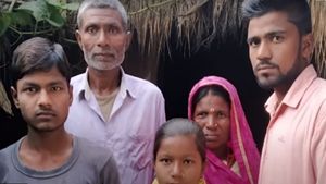 Amrit Raj Bihar : कहानी उस मजदूर की जो बन गया प्रोफेसर, 3 बार की असफलता भी नहीं तोड़ सकी हौसला