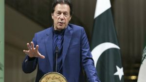  पाकिस्‍तान सरकार ने अल्‍पसंख्‍यक हिंदुओं की बस्‍ती पर चलवाया बुलडोजर, चिलचिलाती गर्मी में बेघर हुए सैकड़ों लोग 