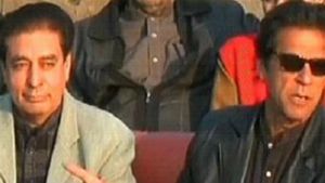 Pakistan: पीएम इमरान खान के मंत्री बोले-टिड्डी खाने से खत्‍म हो जाएगी कोरोना वायरस महामारी-Video