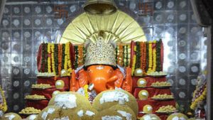 Ganesha Chaturthi 2020: गणपति को क्यों भाती है दूर्वा?