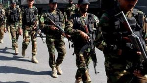 चीनी मजदूरों ने पाकिस्‍तान आर्मी के जवानों को बुरी तरह से पीटा, साथी ऑफिसर देखते रहे 