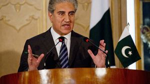 पाकिस्‍तान के विदेश मंत्री कुरैशी करेंगे चीनी राष्‍ट्रपति जिनपिंग से मुलाकात