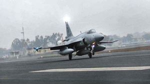 Video: पाकिस्‍तान में क्रैश हुआ PAF का चीनी फाइटर जेट JF-17, जेट का नाम बताने से परहेज कर रही मिलिट्री! 