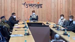 सीएम त्रिवेंद्र ने की प्रदेश में कोरोना वैक्सिनेशन की तैयारियों की समीक्षा, अधिकारियों को दिए निर्देश