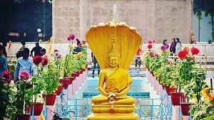 यूपी आए ज्यादातर पर्यटक घूमते हैं काशी-कुशीनगर, पूर्वांचल पर्यटन विकास योजना के केंद्र में बुद्ध से जुड़े स्थल