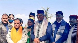 सीएम त्रिवेंद्र ने की पौड़ी जनपद के विकास कार्यों की समीक्षा, अधिकारियों को दिए निर्देश