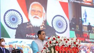 CM रूपाणी बोले- एकसाथ 8 ट्रेनें चलने पर स्टैच्यू ऑफ यूनिटी देश के एकीकरण का पर्याय बनेगा