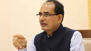 अफसरों के साथ बैठक में सीएम शिवराज ने कहा- एमपी का विकास और प्रगति मेरा जुनून, गुड गवर्नेंस प्राथमिकता
