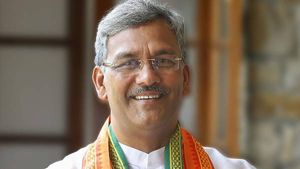 नर्सिंग भर्ती के मानकों में संशोधन करेगी त्रिवेंद्र सरकार, सीएम ने बेरोजगारों के ज्ञापन का लिया संज्ञान