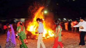 Holi 2021: 499 साल बाद आया अद्भुत संयोग, भूल से भी न करें ये गलती
