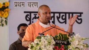 डिफेंस इंडस्ट्रियल कॉरिडोर को बनाया बुंदेलखंड के विकास का केंद्र बिंदु: सीएम योगी