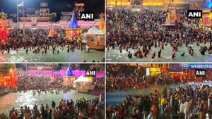Haridwar Kumbh Mela 2021: आज तीसरा शाही स्नान, भक्तों ने गंगा में लगाई आस्था की डुबकी, जानें महत्व 
