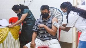 वैक्सीनेशन के फीडबैक को लेकर वायरल हो रहा फोन नंबर, PIB ने फैक्ट चैक में बताई सच्चाई