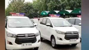 पहल: हरियाणा पुलिस ने कोरोना अस्‍पताल को  दी 5 नई इनोवा, एंबुलेंस के तौर पर होगी इस्‍तेमाल  