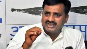 योगी राज में लोगों की सम्मानजनक अंत्येष्टि भी नहीं: आप अध्यक्ष सभाजीत सिंह