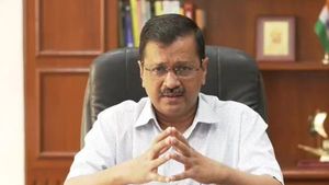 अरविंद केजरीवाल ने की ड्राइव थ्रू वैक्सीनेशन सेंटर की शुरुआत, कार में बैठे-बैठे लगेगी कोरोना वैक्सीन
