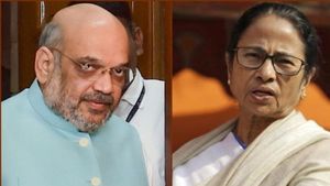 Fact Check: क्या बंगाल हिंसा के बाद केंद्र ने ममता सरकार की शक्तियों को छीन लिया है? जानें सच
