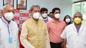 एम्स ऋषिकेश पहुंचे सीएम तीरथ, टेलीमेडिसिन प्रोजेक्ट गरुण का किया उद्घाटन