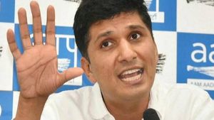 कोरोना महामारी में बीजेपी की DMC ने बढ़ाई ट्रेड लाइसेंस की दरें: सौरभ भारद्वाज
