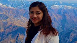 Yashni Nagarajan : RBI की नौकरी के साथ-साथ UPSC की तैयारी कर चौथे प्रयास में IAS बनीं यशनी नागराजन