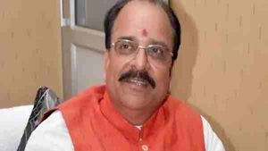 अजय भट्ट को मिला पर्यटन व रक्षा राज्यमंत्री का पदभार, पर्यटन से संबंधित योजनाओं को गति देने में भी मिलेगी मदद
