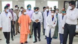  UP: योगी सरकार ने तैयार किया कोरोना की तीसरी लहर का चक्रव्यूह